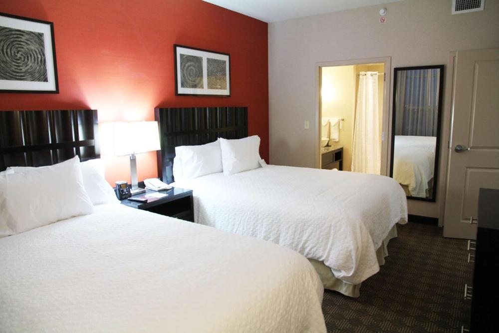 King Suite with Roll In Shower - Disability Access/Non-Smoking with Mountain View